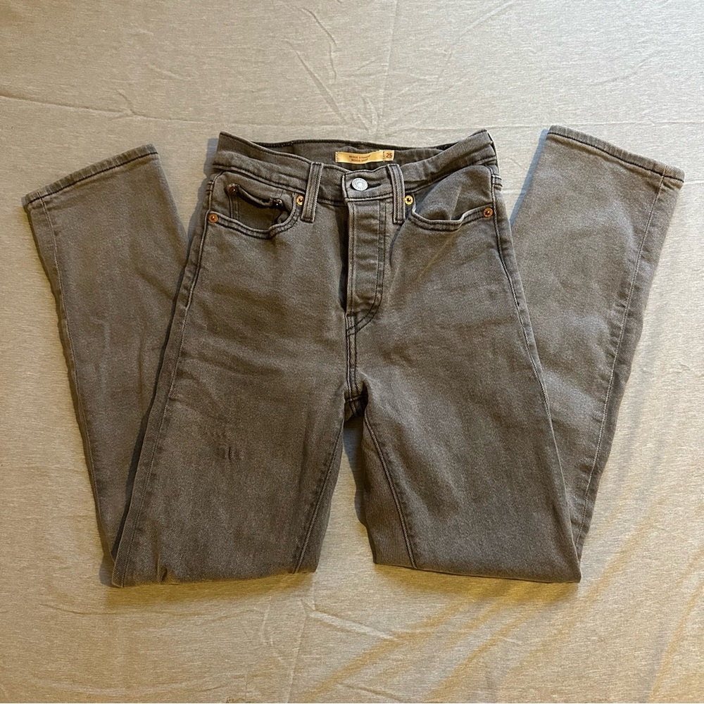 Grey Levi's Jeans
